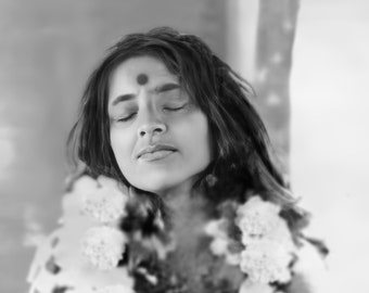 Sri Anandamayi Ma, Sri Ma. “I Bless You.” Portrait On Professional Photographic Paper.