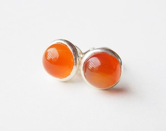 Ohrstecker, Karneol, Silber Ohrstecker, Karneol Ohrstecker, Orange Edelstein Ohrringe, Winzige Ohrstecker, Edelstein Ohrringe, Minimalistisch