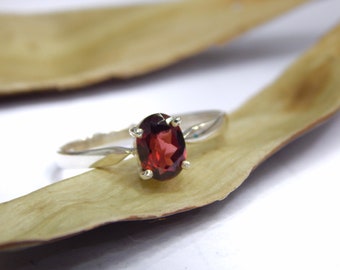 Anillo de granate, Anillo hecho a mano, Anillo de piedra natural, Anillo de granate de plata, Anillo de plata de ley, Anillo de mujer, Anillo bohemio, Anillo de declaración