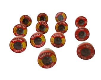 Lot van 11 vintage buss-fustat type S 20 amp dubbel-element plugzekeringen rood label