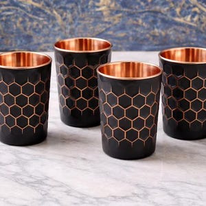 Zuiver koperen waterglasset: handgemaakt drinkgerei, ayurvedische gezondheidsvoordelen