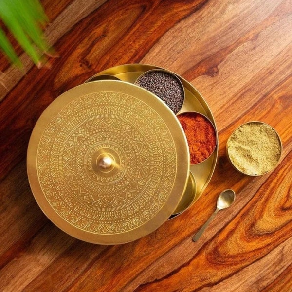 Boîte à épices indienne faite main en laiton 7 bols 1 boîte 1 cuillère de rangement pour la cuisine Masala Dabba boîte décorative contenants bohème boîte ronde cadeau pour vous