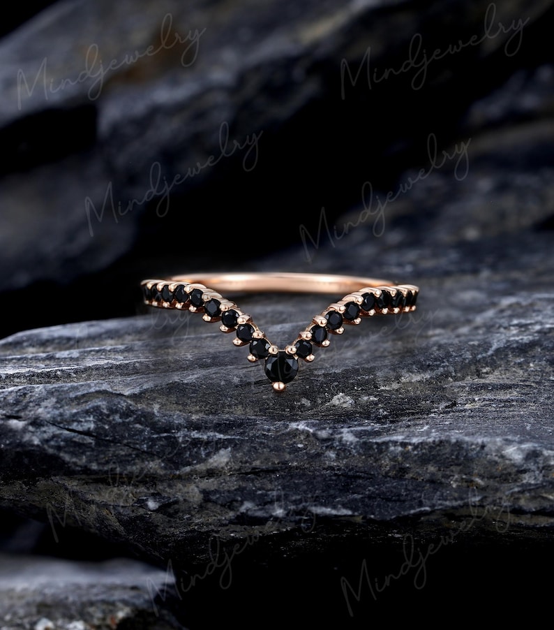 Anillo de boda curvo para mujer, oro rosa, diamantes de laboratorio negros, anillo de boda vintage, moissanita apilable única, promesa a juego, regalo de aniversario