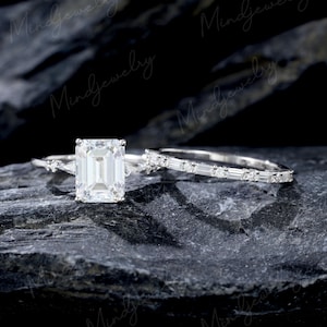 3 Karat Moissanit Verlobungsring Set Smaragdschliff Einzigartige Weißgold Verlobungsring Vintage Baguette Moissanit Hochzeitsring Set Jubiläumsring Set