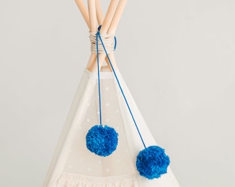 Yarn Pom Poms Teepee Topper in Beige - Photo Props - Tipi Accessories