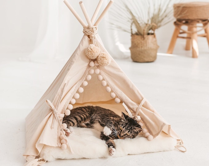 Boho Cat Bed - Comfy Cat & Dog Teepee - Pet Teepee Tent with Faux Fur Playmat