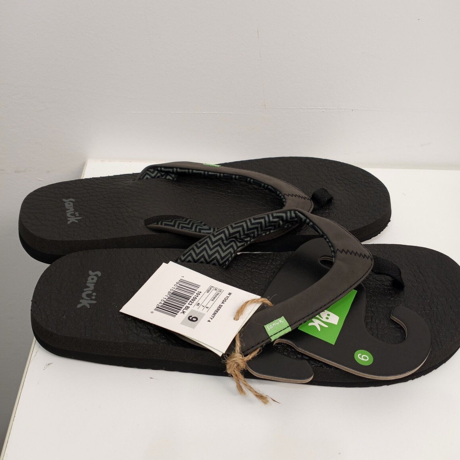 New Sanuk Yoga Serenity Flip Flops Thong Sandals Size 9. Great