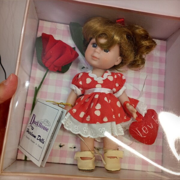 Duck House Heirloom Doll With Rose And Love Heart Valentine's Day