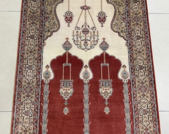 Handmade ,Pure Natural Silk Hereke Prayer Rug.16th Century Topkapi Deisgn.Master Piece for Workmanship and Color Combination.4,1 x 2,6 Feet