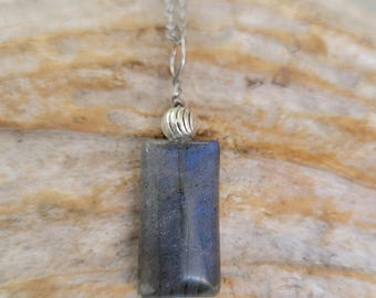 Blue Flash Labradorite 3/4" Pendant Necklace with Chain
