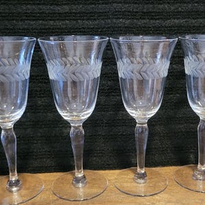 Etched Laurel Pattern Wine Glasses Set of 4 - 1950's