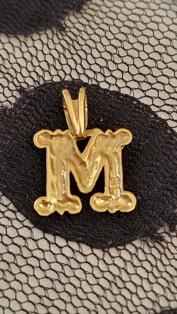 14K Solid Yellow Gold Initial "M" Nugget Charm Pe… - image 3