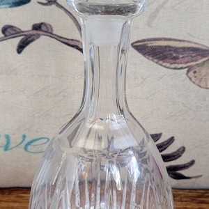 Starburst Cut Crystal Glass Spirit Decanter with Stopper
