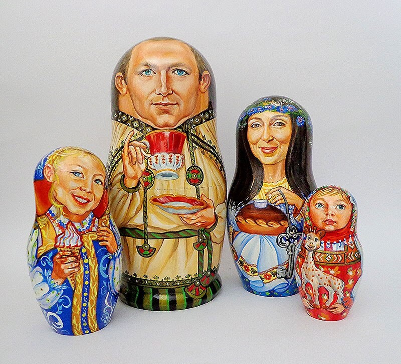 Family portraits custom nesting dolls Matryoshka dolls Etsy