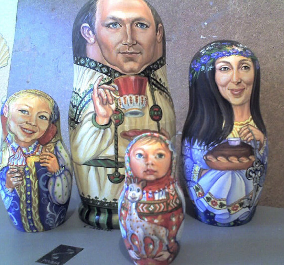 Family portraits custom nesting dolls Matryoshka dolls Etsy