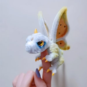 Poupées Mini Dragon, jouets de dragon en peluche, créature fantastique faite à la main, créature fantastique réaliste, monstre violet Fantasy Dragon, dinosaure ptérosaure