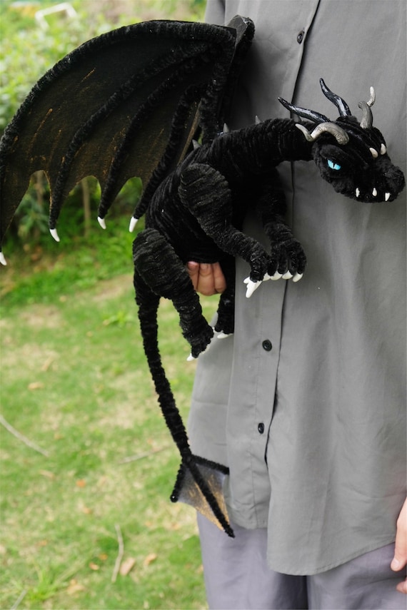 ブラックドラゴン人形、カスタムぬいぐるみドラゴンおもちゃ