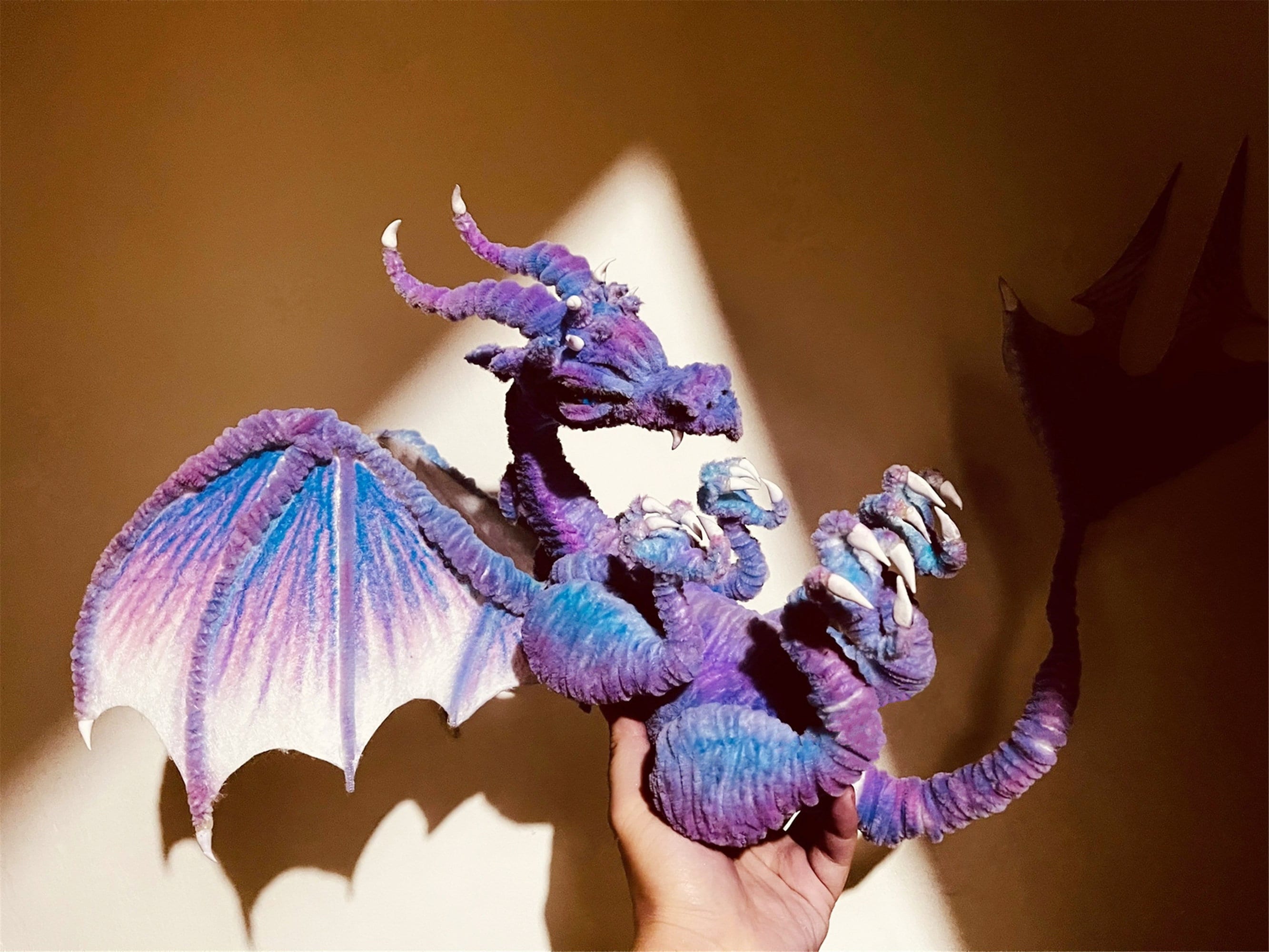 Bambole di drago, giocattoli di drago di peluche, peluche di creatura fantasy fatta a mano, creatura fantasy, creatura fantasy realistica, drago fantasy, dinosauro pterosauro