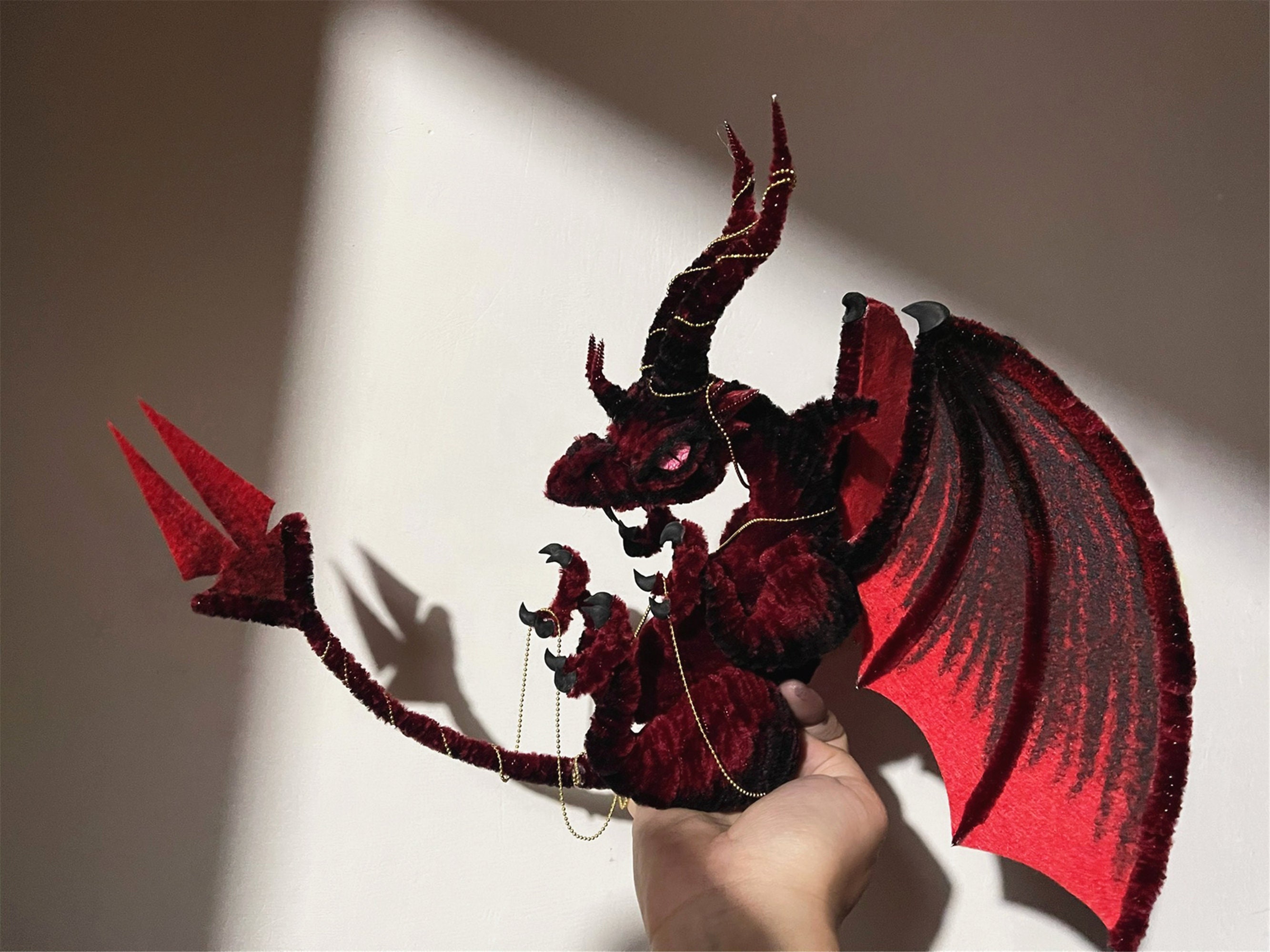 地獄のドラゴン、悪魔のドラゴン、ダークレッドドラゴン人形、カスタム