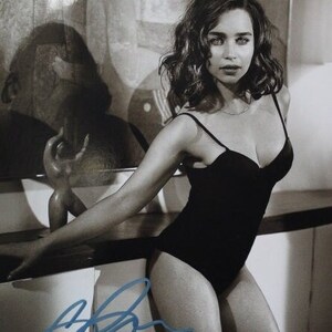 Handsigniertes Foto - Emilia Clarke - 8x10 + COA