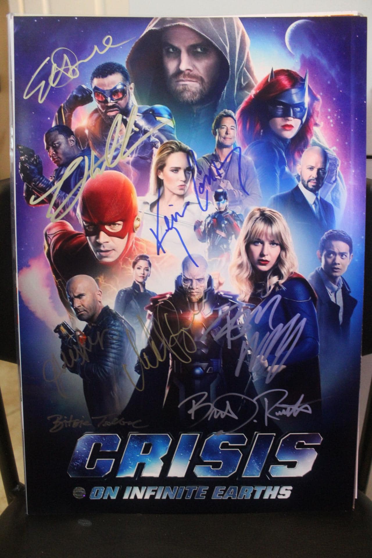 13x19 - Autographed Poster - Crisis on Infinite Earths, Kevin