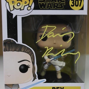 Signed Funko Pop #307 - Star Wars - Rey - Daisy Ridley  + COA