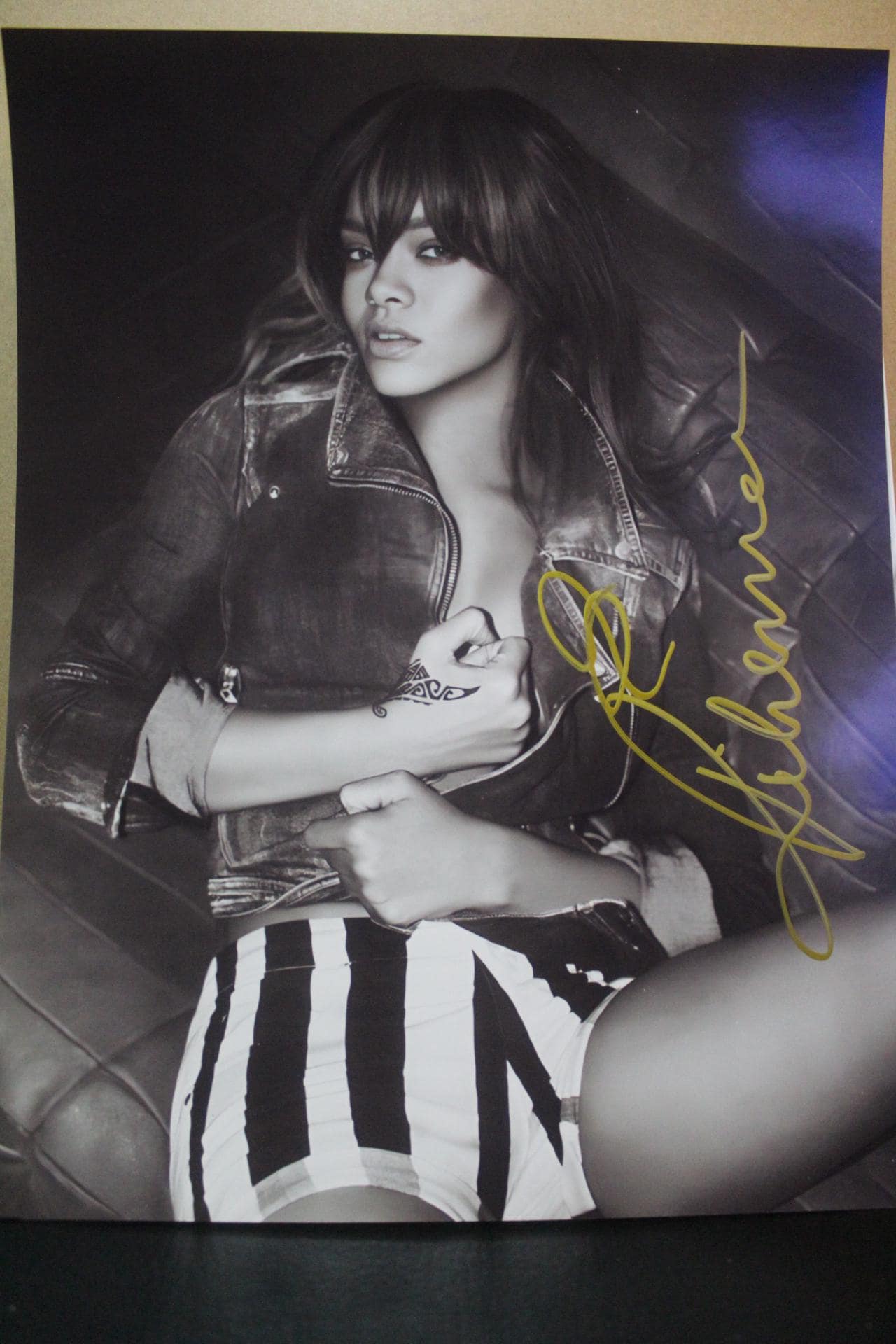 Rihanna Signed - Etsy