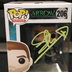 Signed Funko Pop #206 - DC - Arrow - Oliver Queen, Stephen Amell +