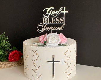 Gepersonaliseerde God Bless Cake Topper Aangepaste Naam en Aparte Cross Cake Charm Doop Doop Religieuze Feestdecoratie Beschikbare kleuren