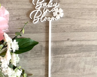 Gepersonaliseerde baby in bloei drink roerder aangepaste bloemen baby shower decor partij gunsten lente zwangerschap aankondiging jongen / meisje geslacht onthullen