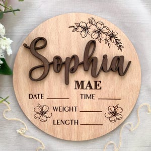 Enseigne florale de faire-part de bébé, prénom de bébé personnalisé avec fleurs, enseigne de bébé en bois 3D - faire-part de naissance, enseigne pour hôpital - cadeau nouveau-né