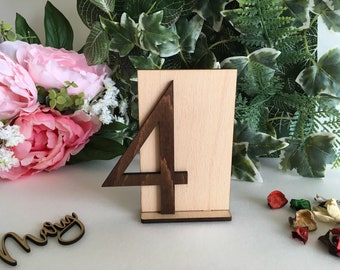 Gepersonaliseerde houten tafelnummers Boho Wedding Sign Houten tafelnummerhouders Rustieke tafelnummers Donkere houten tafelmiddenstukken Vrijstaand