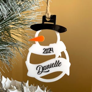Personalized Snowman Christmas Ornament with Name Custom Ornament Laser Cut Snowman Bauble Christmas Stocking Tag - Gift for Family and Kids