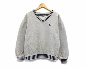 nike v neck sweatshirt
