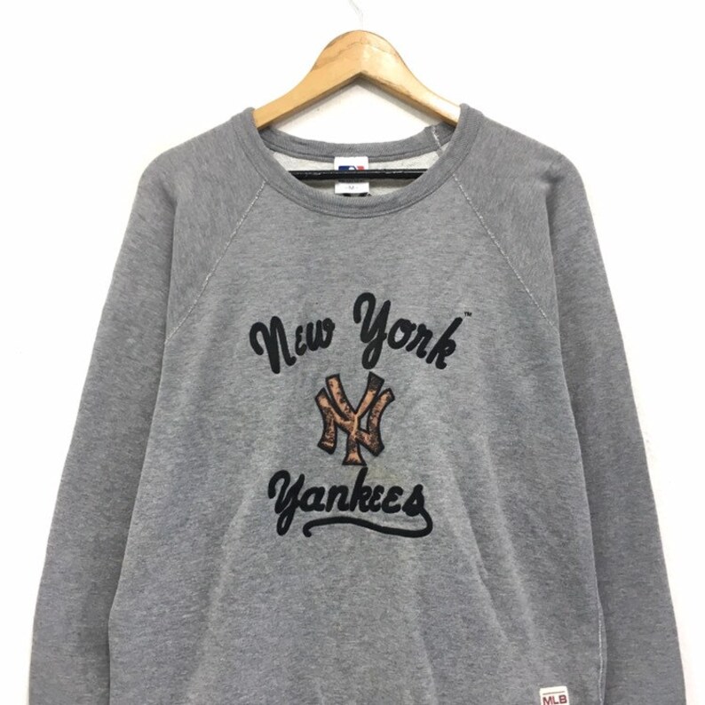 yankees crewneck sweatshirt