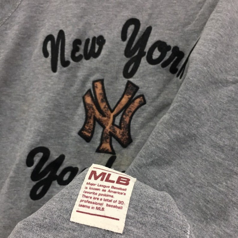 yankees crewneck sweatshirt
