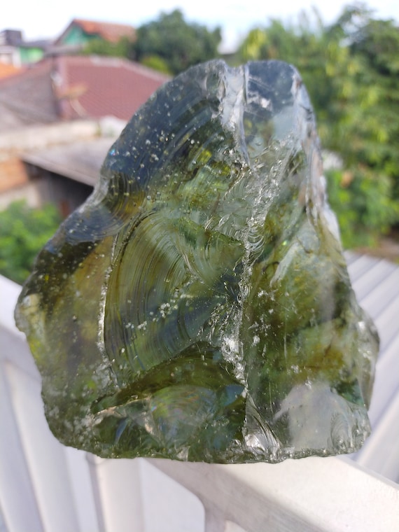 黄緑色のアンダラ火山クリスタルガラス原石 2.5kg - Etsy 日本