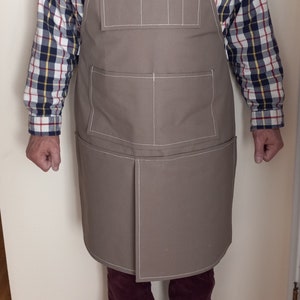 Potter&#39;s Split Skirt Customizable Apron