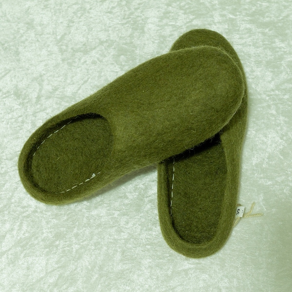 Felt Slippers / Winter indoor shoe /Natural wool felt for men or women/Juniper Green