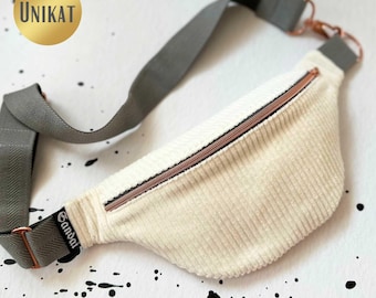 UNIKAT Bauchtasche Gürteltasche HipBag Crossbag Crossbody Umhängetasche aus Cordstoff in Cremeweiß