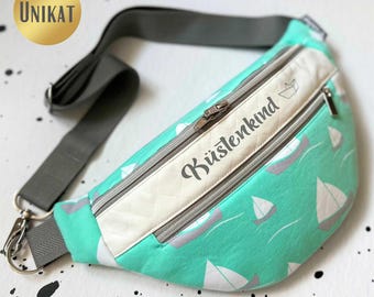 UNIKAT XL Bauchtasche Gürteltasche HipBag Crossbag Crossbody Umhängetasche Maritim in Mintblau mit Booten