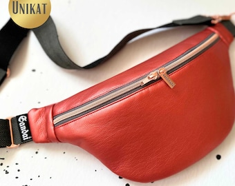 UNIKAT Bauchtasche Gürteltasche HipBag Crossbag Crossbody Umhängetasche aus Kunstleder in Rot metallic