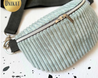 UNIKAT Bauchtasche Gürteltasche HipBag Crossbag Crossbody Umhängetasche aus Cordstoff in Mint-/ Patinagrün