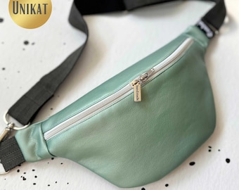 UNIKAT Bauchtasche Gürteltasche HipBag Crossbag Crossbody Umhängetasche aus Kunstleder in Patinagrün