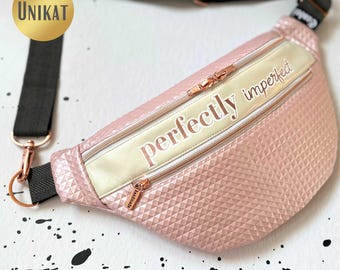 Unikat Bauchtasche Gürteltasche HipBag Crossbag Crossbody Umhängetasche aus Kunstleder / Nietenleder Rosé metallic