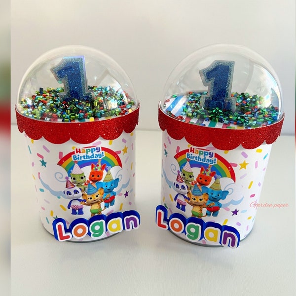 Word Party Chip Cans with Dome, Party Favors,1st Birthday Party Favors,Personalized with Name and Age,Customized Pringles