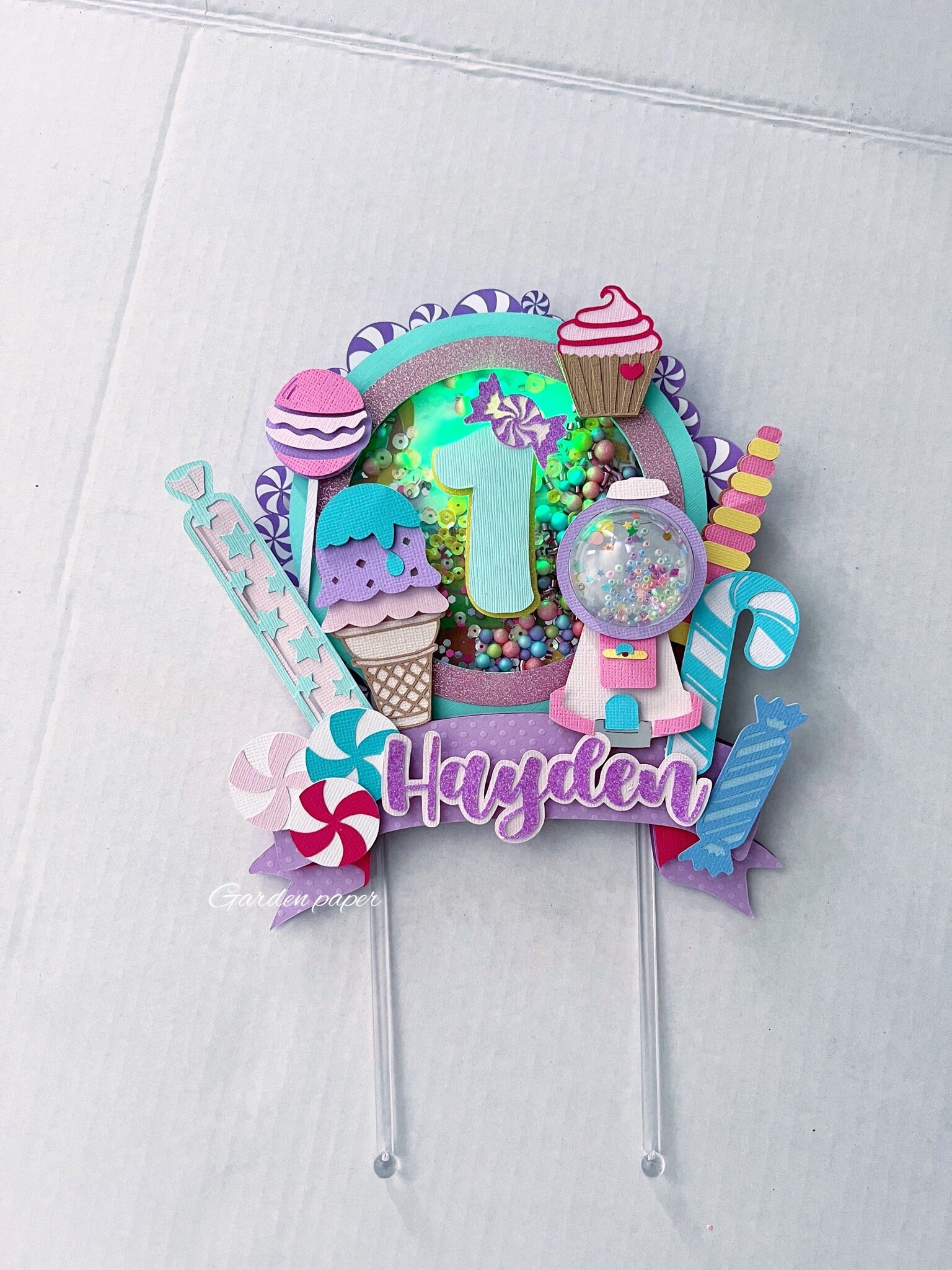 Shaker Candy Topper