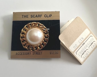 80’s Scarf clip made with goldtone metal and faux pearl