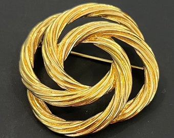 Vintage Signed Monet Twisted Interlocking Rope Design In Goldtone Metal
