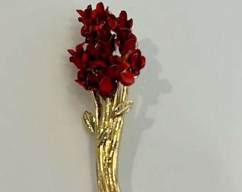 Avon Signed DM 97 Red Rose Floral Bouquet With Goldtone Metal Pin Brooch